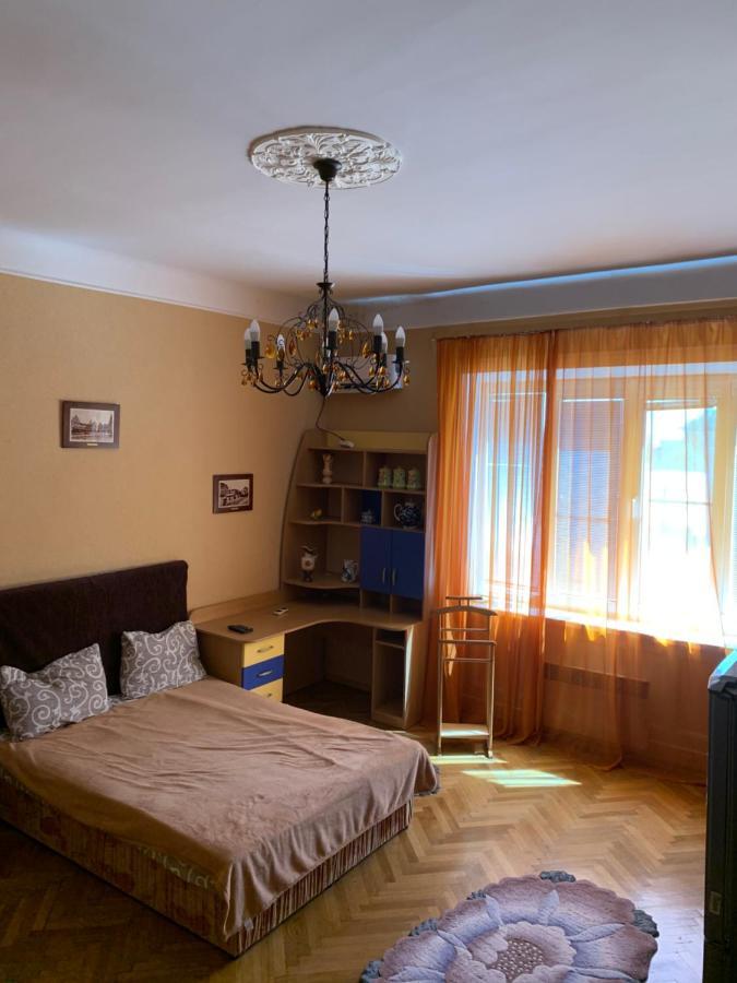 Apartment On Hoholya Street Çernivtsi Dış mekan fotoğraf